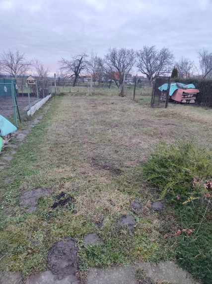 Predané - 2 izbový byt v Prievaloch s dvomi pivnicami, parkovacím miestom a vlastnou záhradou na predaj