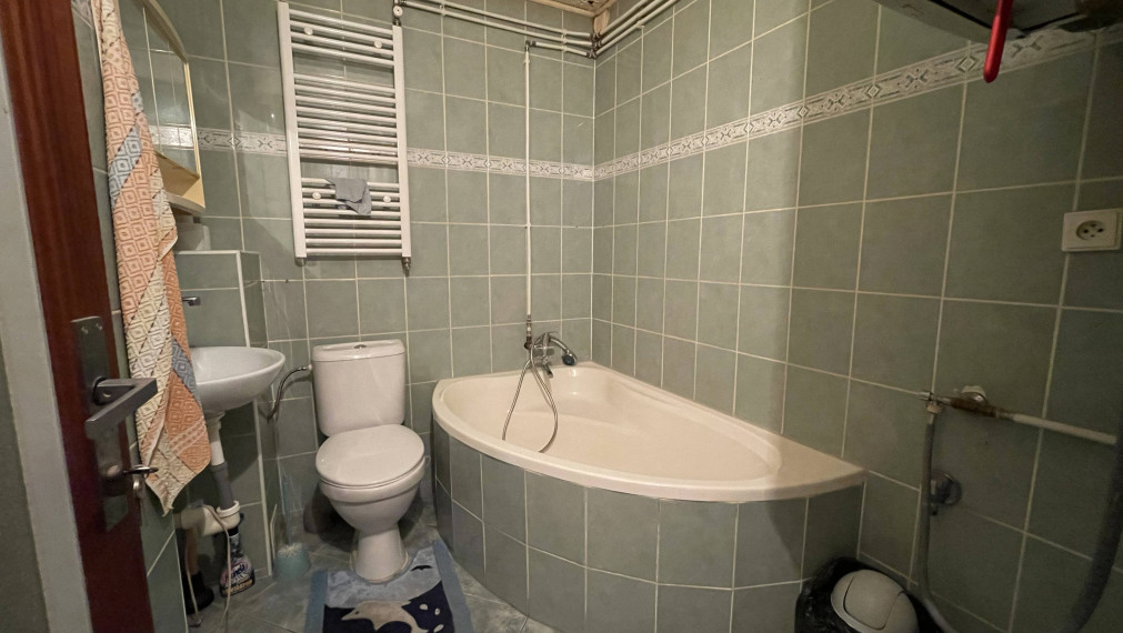 Predané - 2 izbový byt v Prievaloch s dvomi pivnicami, parkovacím miestom a vlastnou záhradou na predaj