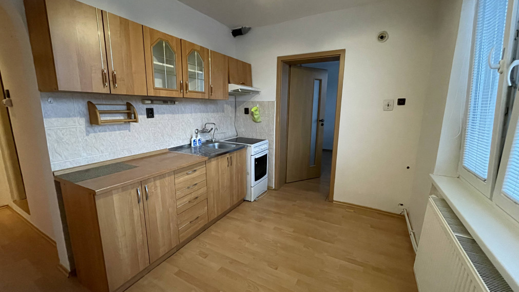 Predané - 2 izbový byt v Prievaloch s dvomi pivnicami, parkovacím miestom a vlastnou záhradou na predaj