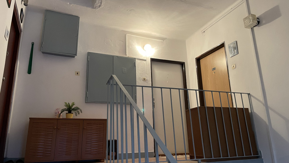 Predané - 2 izbový byt v Prievaloch s dvomi pivnicami, parkovacím miestom a vlastnou záhradou na predaj