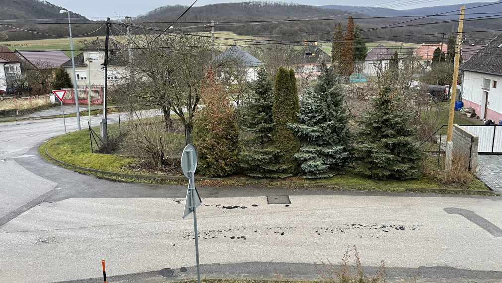 Predané - 2 izbový byt v Prievaloch s dvomi pivnicami, parkovacím miestom a vlastnou záhradou na predaj