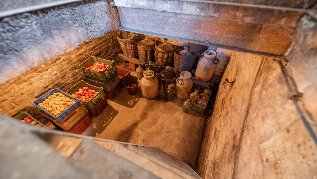 PREDANÉ - PREDAJ: starší rodinný dom, Lúčna 11, Šenkvice