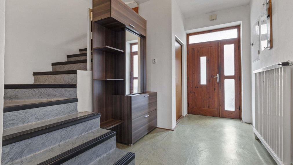 Predané-rodinný dom na predaj vo Svätom Jure, minútu od námestia, 340 000€