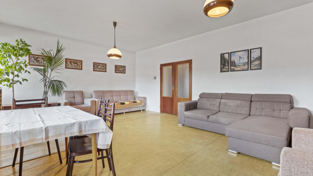 Predané-rodinný dom na predaj vo Svätom Jure, minútu od námestia, 340 000€