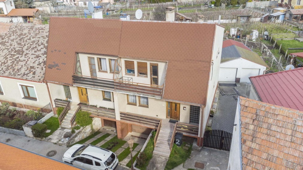 Predané-rodinný dom na predaj vo Svätom Jure, minútu od námestia, 340 000€