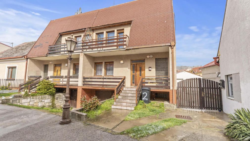 Predané-rodinný dom na predaj vo Svätom Jure, minútu od námestia, 340 000€