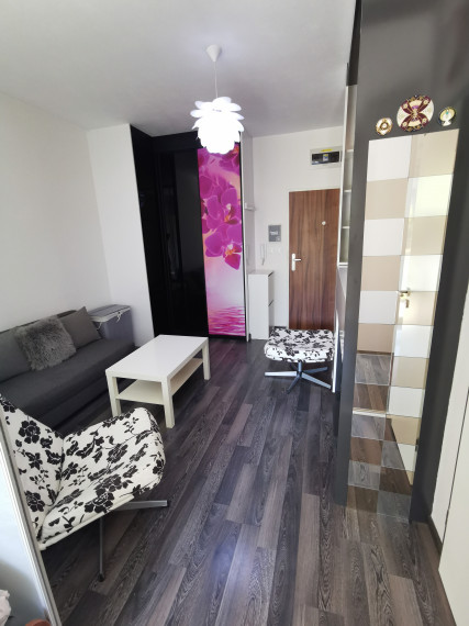 REZERVOVANÉ-PREDAJ: garsónka so záhradkou a parkovacím státím, 31 m2, Tehelná 5, Pezinok