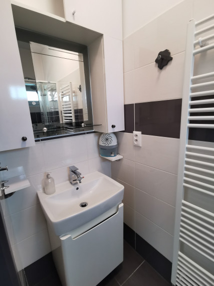 REZERVOVANÉ-PREDAJ: garsónka so záhradkou a parkovacím státím, 31 m2, Tehelná 5, Pezinok