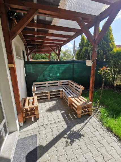 REZERVOVANÉ-PREDAJ: garsónka so záhradkou a parkovacím státím, 31 m2, Tehelná 5, Pezinok