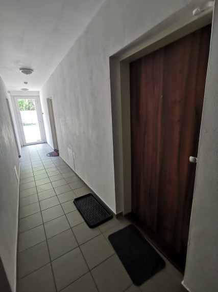 REZERVOVANÉ-PREDAJ: garsónka so záhradkou a parkovacím státím, 31 m2, Tehelná 5, Pezinok