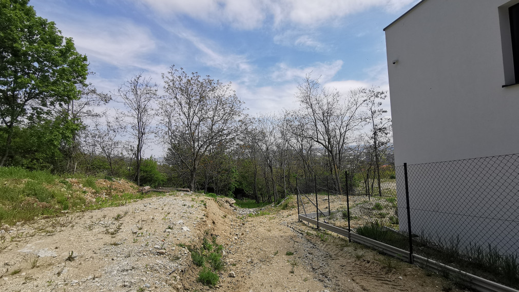 PREDAJ: investičný pozemok s možnosťou budúcej výstavby, 2883 m2, BA - Ahoj Briežky