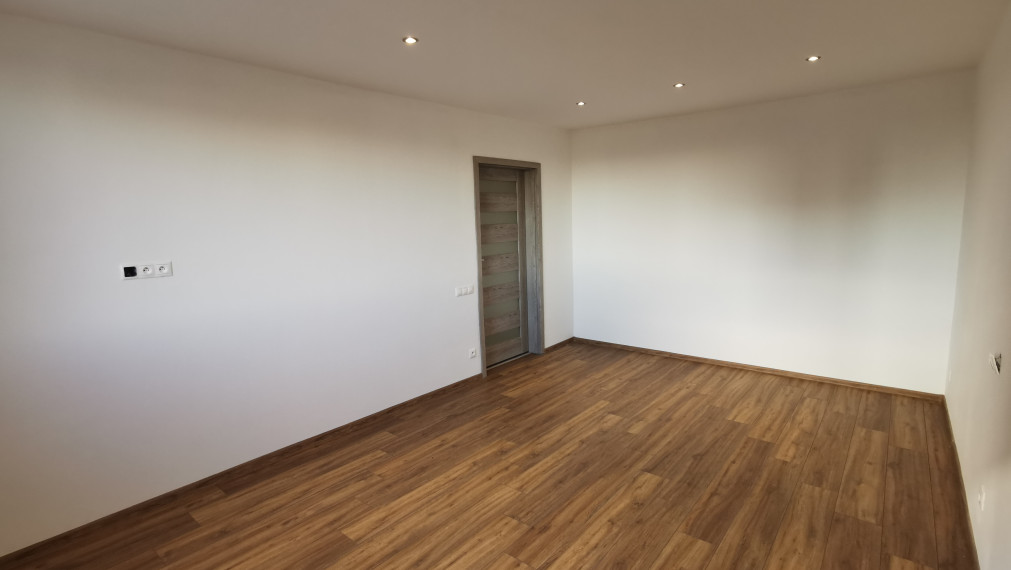 PRENAJATÉ-PRENÁJOM: 1 - izbový byt, 35,70 m2, Baltská 1, Bratislava - Podunajské Biskupice