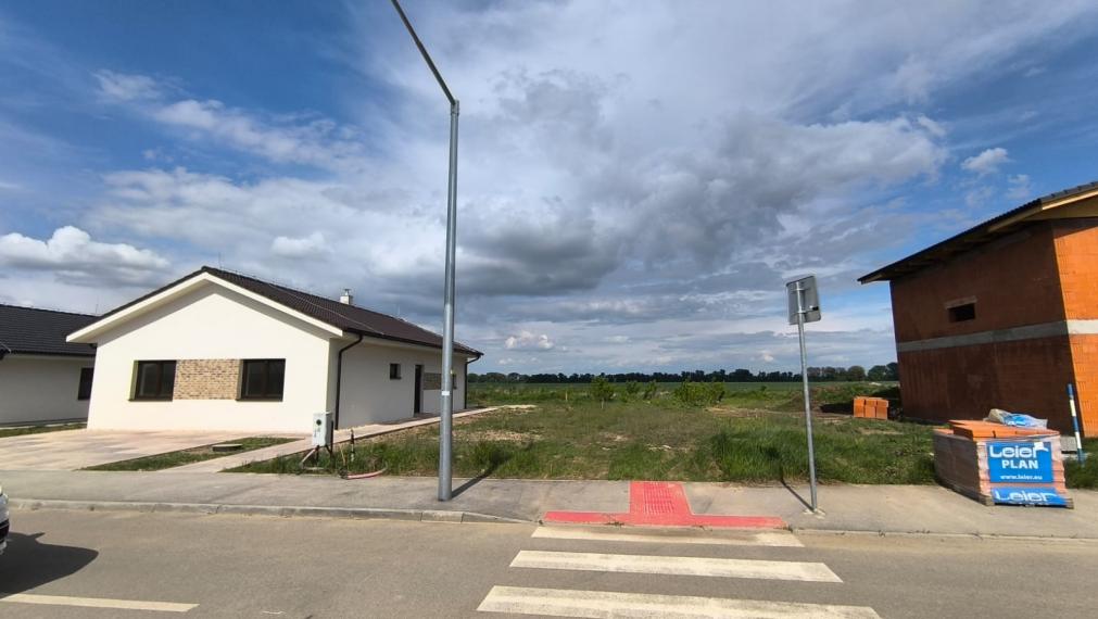 PREDANÉ - PREDAJ: stavebné pozemky, 489 m2, 554 m2, Cífer - Pác