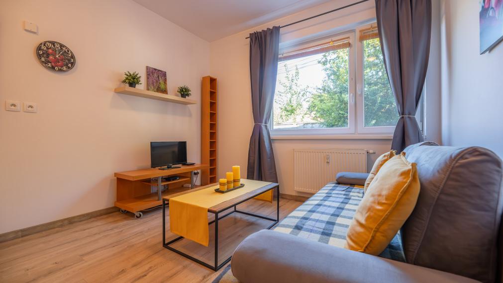 PREDANÉ PREDAJ: garsónka, 22,5 m2, parkovacie státie, Tehelná 5 Pezinok