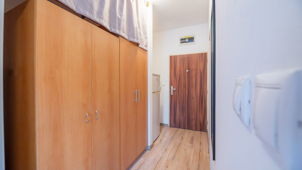 PREDANÉ PREDAJ: garsónka, 22,5 m2, parkovacie státie, Tehelná 5 Pezinok