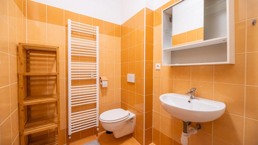 PREDANÉ PREDAJ: garsónka, 22,5 m2, parkovacie státie, Tehelná 5 Pezinok