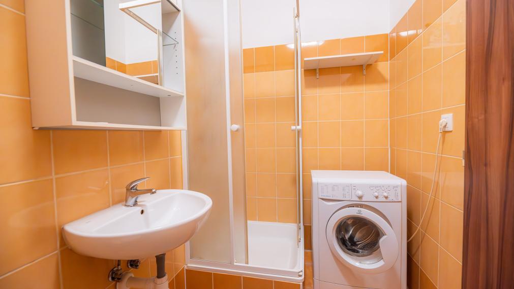 PREDANÉ PREDAJ: garsónka, 22,5 m2, parkovacie státie, Tehelná 5 Pezinok