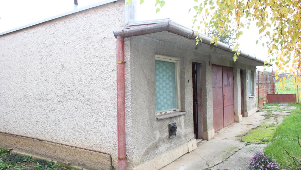 PREDANÝ - ZNÍŽENÁ CENA!!! PREDAJ: Priestranný dvojposchodový rodinný dom s veľkým pozemkom