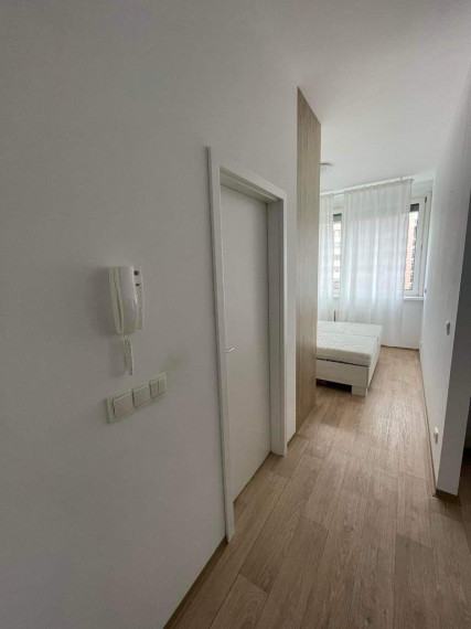 PREDANÉ-PREDAJ: 2 izbový byt, vrátane parkovacieho miesta, Stromová 9/A, Bratislava