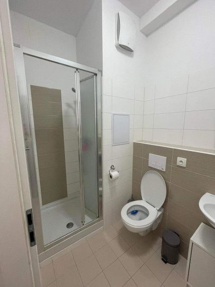 PREDANÉ-PREDAJ: 2 izbový byt, vrátane parkovacieho miesta, Stromová 9/A, Bratislava