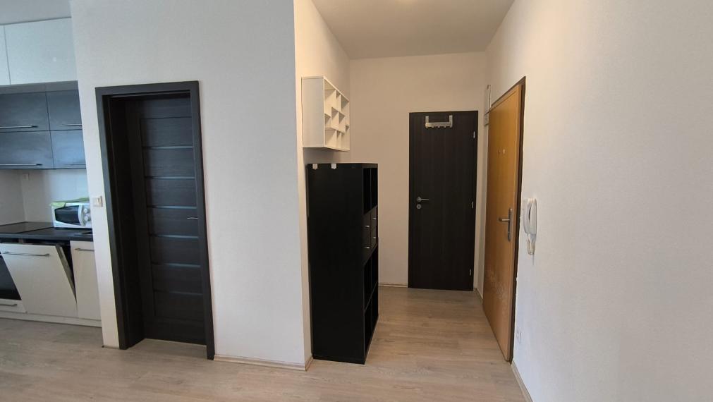 PRENÁJOM: 2- izbový byt, 55,2 m2 s garážovým parkovacím miestom, Slovenský Grob