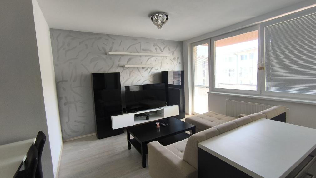 PRENÁJOM: 2- izbový byt, 55,2 m2 s garážovým parkovacím miestom, Slovenský Grob