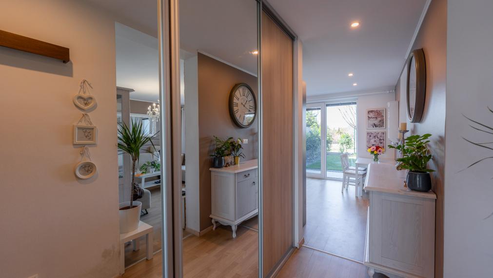 PREDANÉ-PREDAJ: 3 izbový byt, 68 m2, záhrada, parkovacie miesto, Rovinka