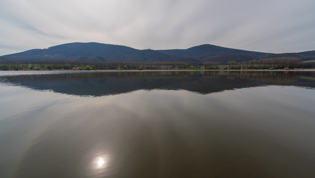 PREDANÉ-PREDAJ: Pozemok s rekreačnou chatou pri vode,  Buková