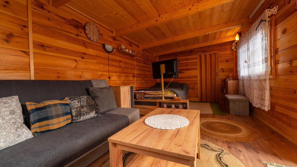 PREDANÉ-PREDAJ: Pozemok s rekreačnou chatou pri vode,  Buková