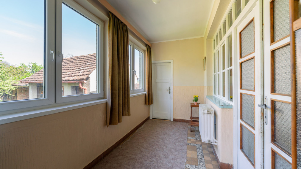 PREDANÉ - PREDAJ: starší rodinný dom s väčším pozemkom, Horná 20, Šenkvice