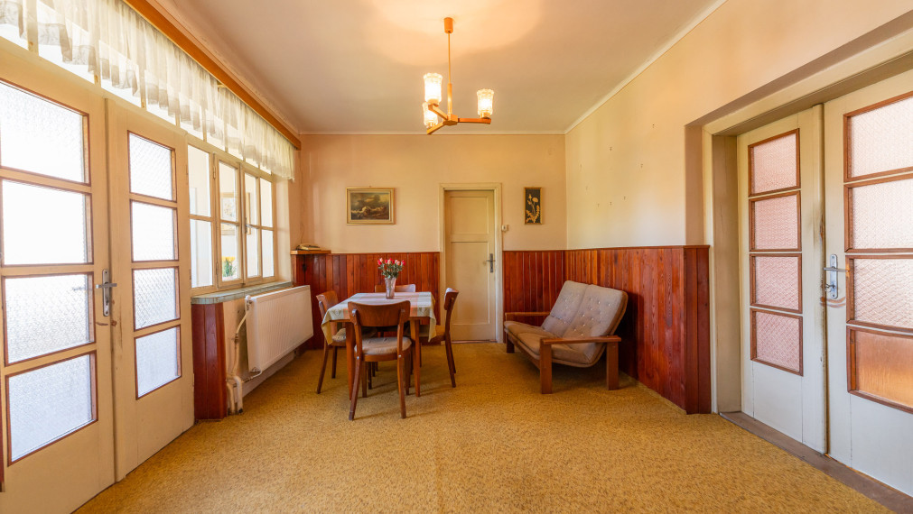 PREDANÉ - PREDAJ: starší rodinný dom s väčším pozemkom, Horná 20, Šenkvice