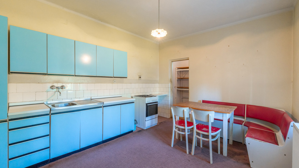 PREDANÉ - PREDAJ: starší rodinný dom s väčším pozemkom, Horná 20, Šenkvice