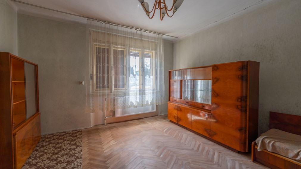 PREDANÉ - PREDAJ: starší rodinný dom s väčším pozemkom, Horná 20, Šenkvice