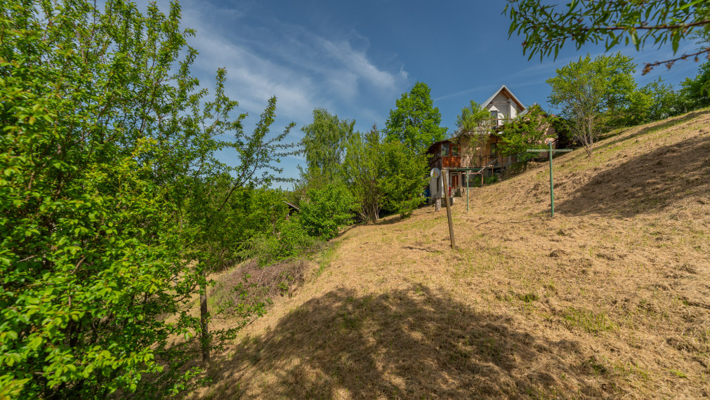 PREDAJ: stavebný pozemok, 1743 m2, Šenkvice