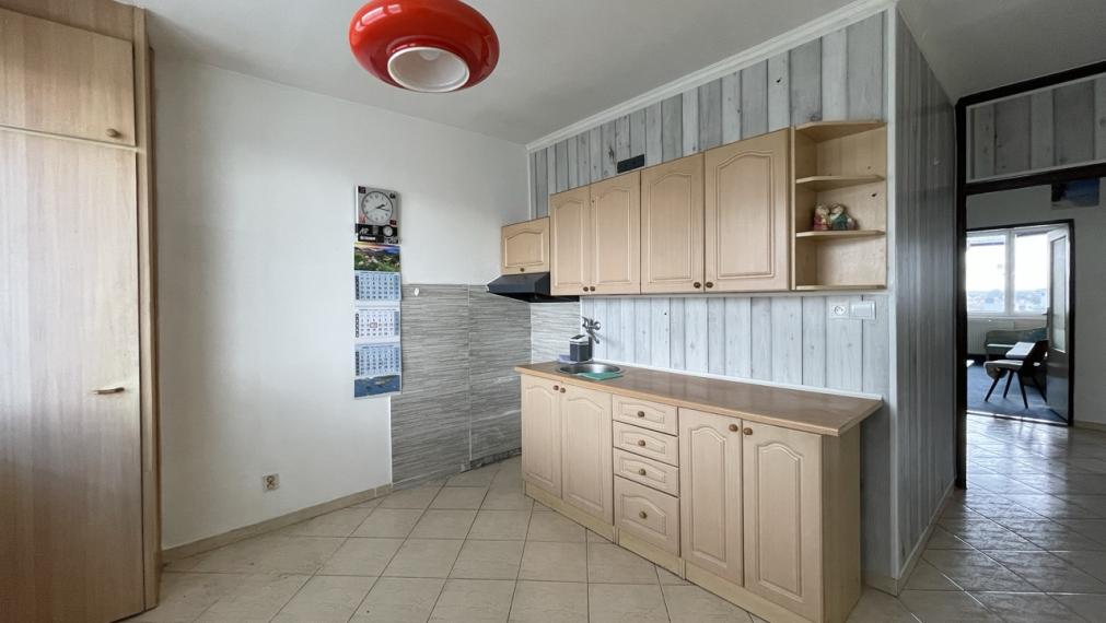 3 izbový byt 79m² pôvodný stav - centrum Senec