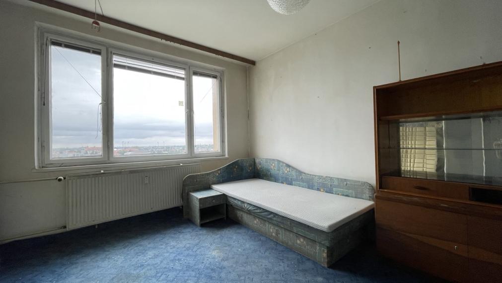 3 izbový byt 79m² pôvodný stav - centrum Senec