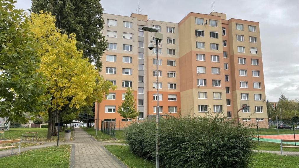 3 izbový byt 79m² pôvodný stav - centrum Senec