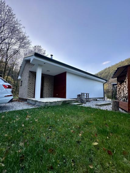 PREDAJ: štýlová moderná chata, 55 m2, Hrnčeková dolina (Buková)