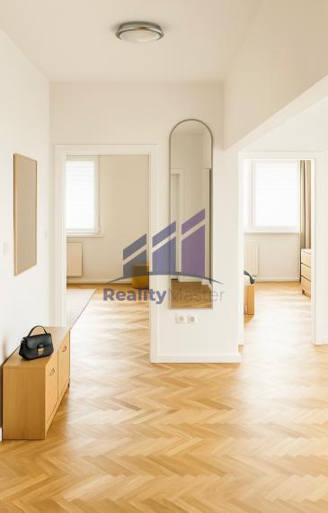 PREDAJ: 3 izbový byt, 64 m2, Bratislava - Karlova Ves