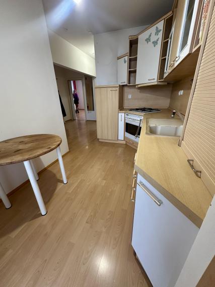 PREDAJ: 3 izbový byt, 64 m2, Bratislava - Karlova Ves