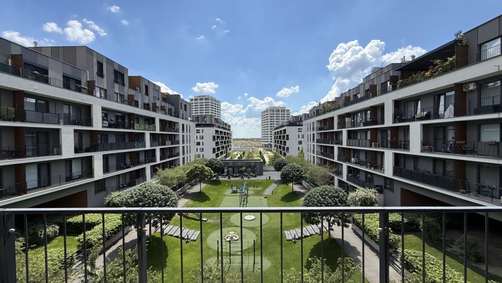 Slnečnice - Zuzany Chalupovej 10 s parkovaním v garáži