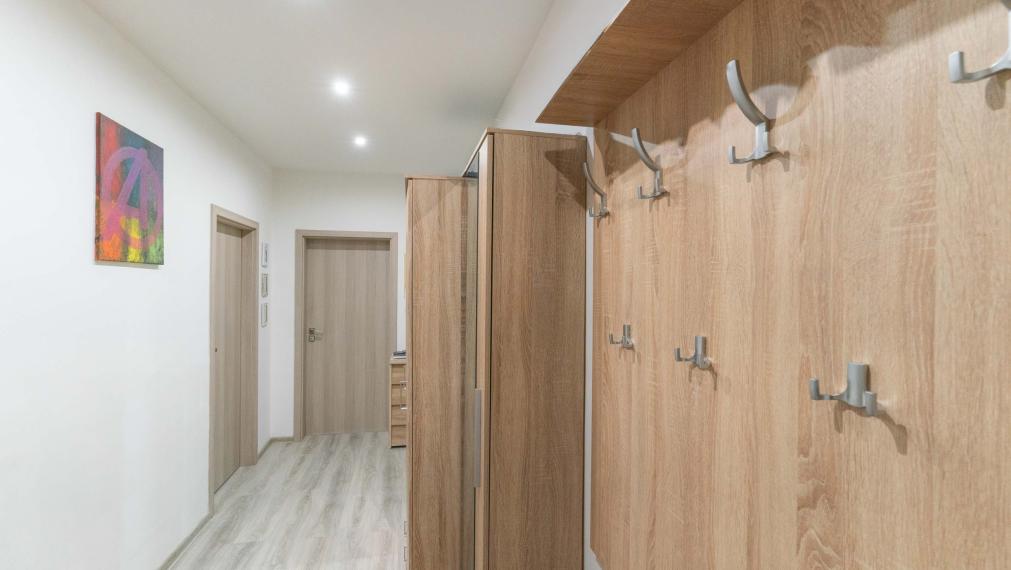 3 izb. byt 71m², murovaný dom - Dopravná, Bratislava - Rača