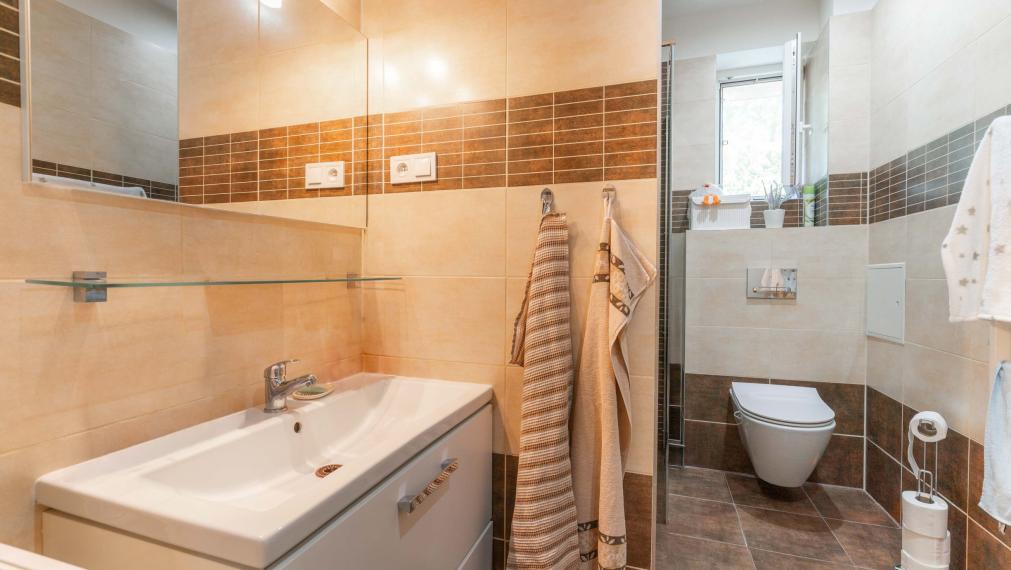3 izb. byt 71m², murovaný dom - Dopravná, Bratislava - Rača