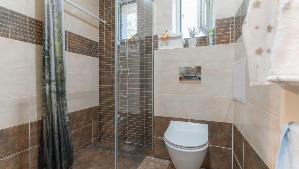 3 izb. byt 71m², murovaný dom - Dopravná, Bratislava - Rača