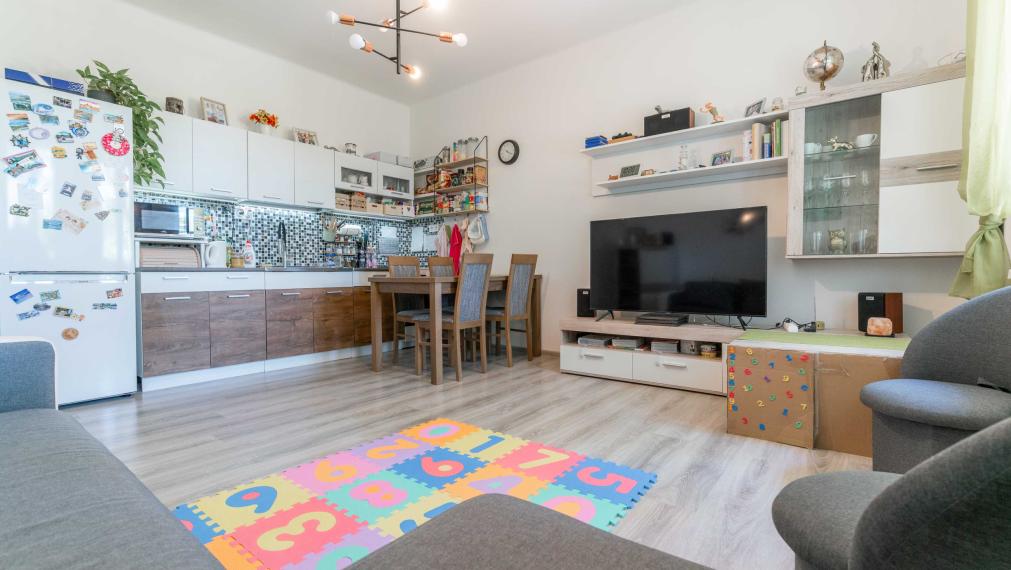 3 izb. byt 71m², murovaný dom - Dopravná, Bratislava - Rača