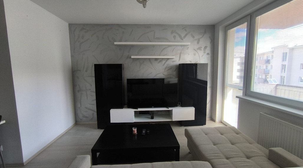 PRENÁJOM: 2- izbový byt, 55,2 m2 s garážovým parkovacím miestom, Slovenský Grob