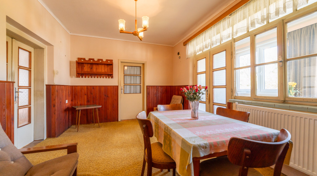 PREDANÉ - PREDAJ: starší rodinný dom s väčším pozemkom, Horná 20, Šenkvice