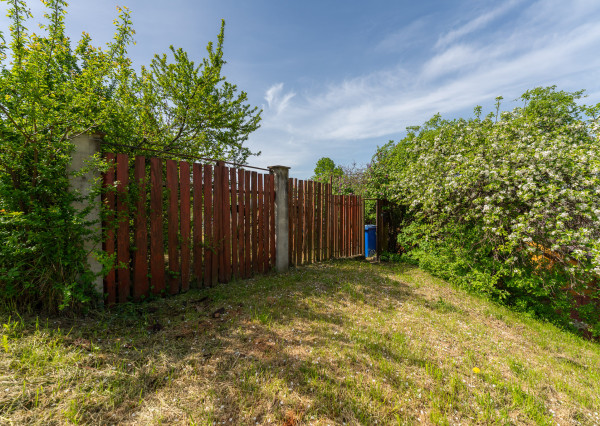 PREDAJ: stavebný pozemok, 1743 m2, Šenkvice