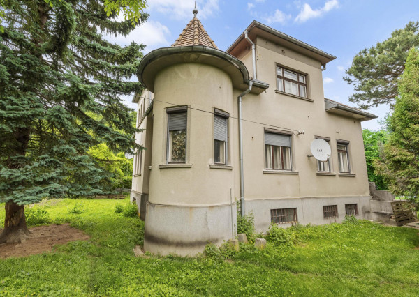 Sídlo pod Červeným Kameňom na krásnom pozemku 3567m²