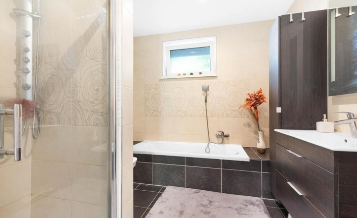4 izbový rodinný dom - pozemok 675m² Dolné Dubové, Trnava - fotografia 14